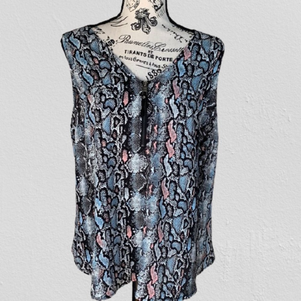 Candie's Sleeveless Zip Front Blouse